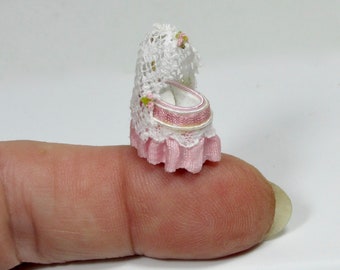 precious silk and lace cradle various colors 1/144 scale