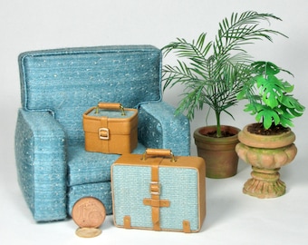 Miniature  travel sets, scale 1/12