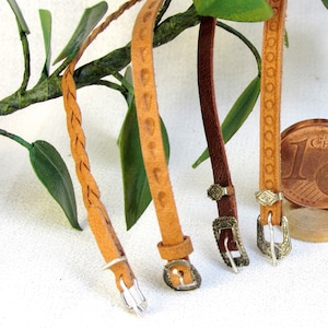 Realistic and accurate men&#39;s western style miniature belts, in leather, perfectly functional, with decorative buckles, scale 1/12