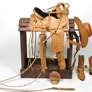Miniature Western leather saddle, 1/12 scale