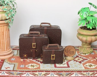 Miniature  travel sets, scale 1/12