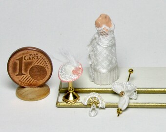 Mini fashion! White dresses and accessories scale 1/48