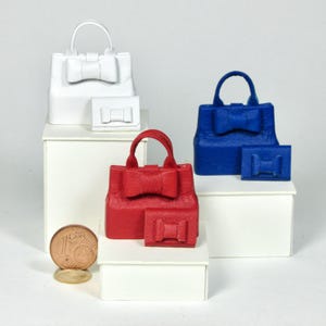 Bolsa de couro miniatura com laço, feita à mão, escala 1/12