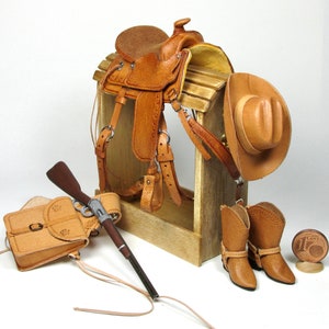 Miniature saddle with harness, in leather, 1/12 scale