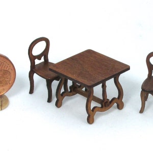 Table and chairs, handmade in wood, various models, scale 1/48