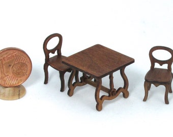Table and chairs, handmade in wood, various models, scale 1/48