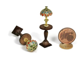 Coffee table with lamp, scale 1/48