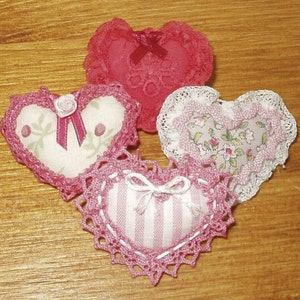 Miniature heart-shaped pillow various fabrics and finishes, scale 1/12 image 1