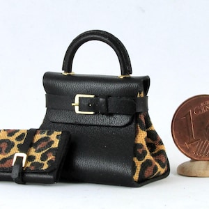 Bolso miniatura en piel y tela, con carteras a juego, escala 1/12