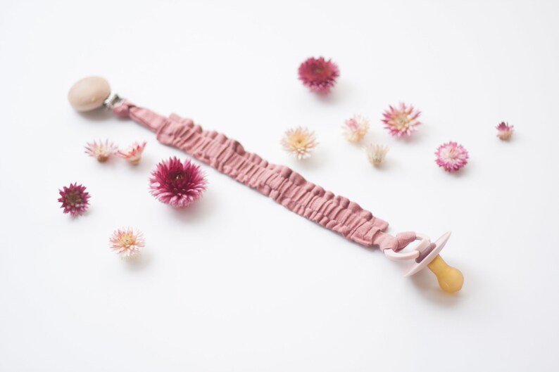 Patrón de costura para sujetachupetes con volantes – Regalo DIY para baby shower (PDF) imagen 5