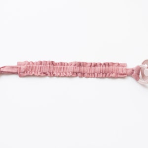 Patrón de costura para sujetachupetes con volantes – Regalo DIY para baby shower (PDF) imagen 4