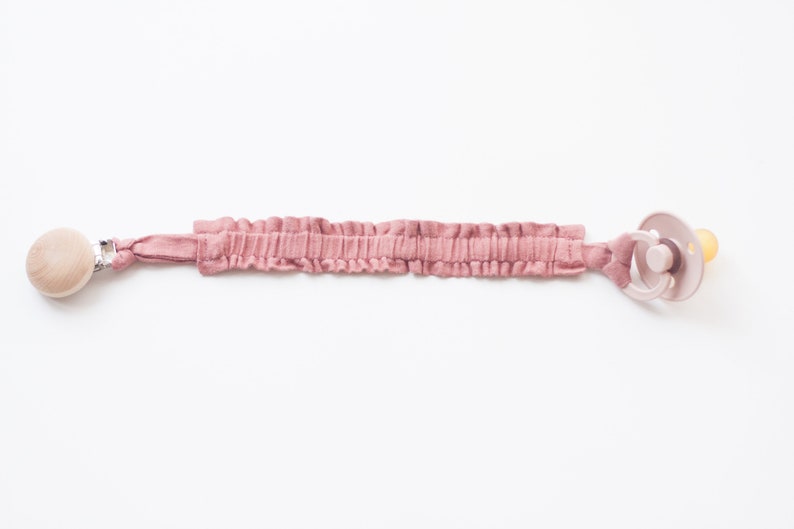 Patrón de costura para sujetachupetes con volantes – Regalo DIY para baby shower (PDF) imagen 4