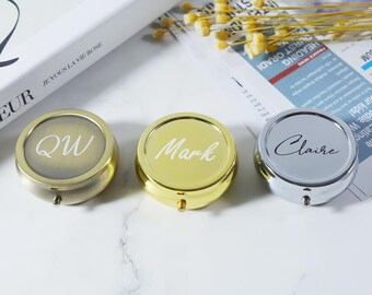 Personalisierte Pillendose mit Namen, tragbares Mini-Reisepillengehäuse, Pillenbehälter, Pillenorganizer, Reisepillenorganizer, Reisepillentopf