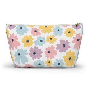 Flower Print Accessory Pouch With T-bottom | Cosmetic & Travel Bag | Ditzy Daisy Floral Pattern | Lavender