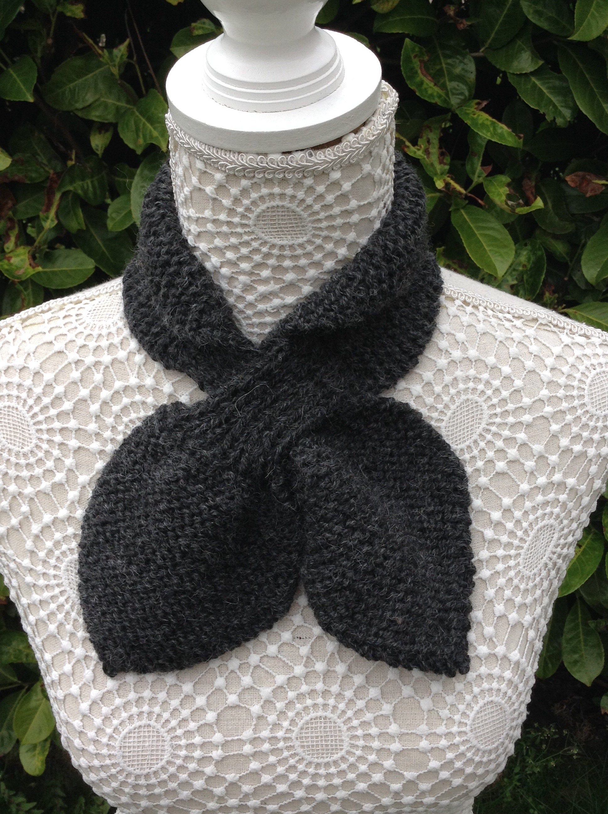 割引クーポン有☆ROMANTIC CROWN☆CABLE KNIT SHAWL MUFFLE.R Knit Shawl Pattern : Cassie Asymmetrical Cables Shawl