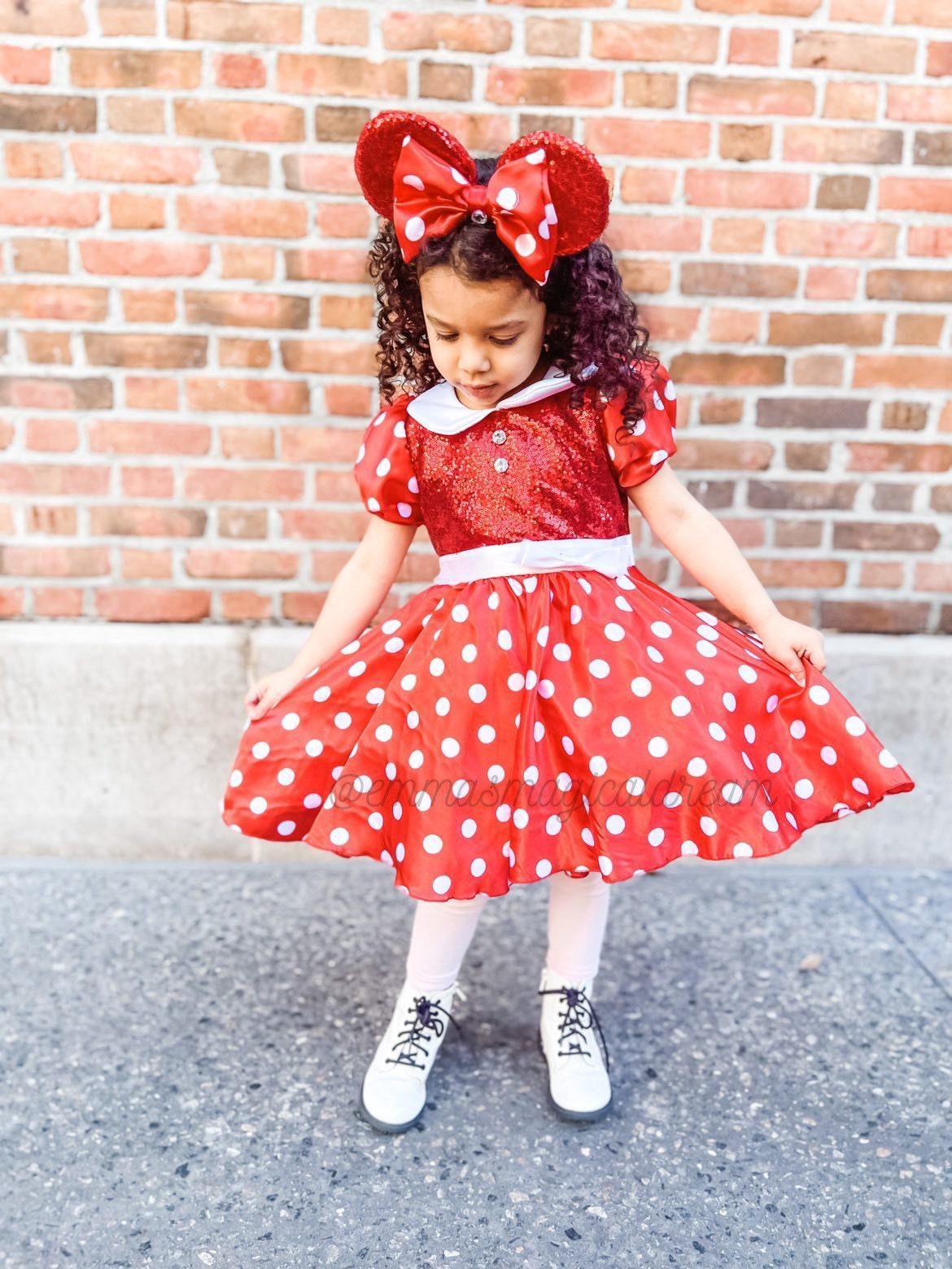  Disney - Disfraz de Minnie Mouse de lujo para niñas, vestido de  Minnie Halloween, vestido de lunares rojos, talla L : Ropa, Zapatos y  Joyería