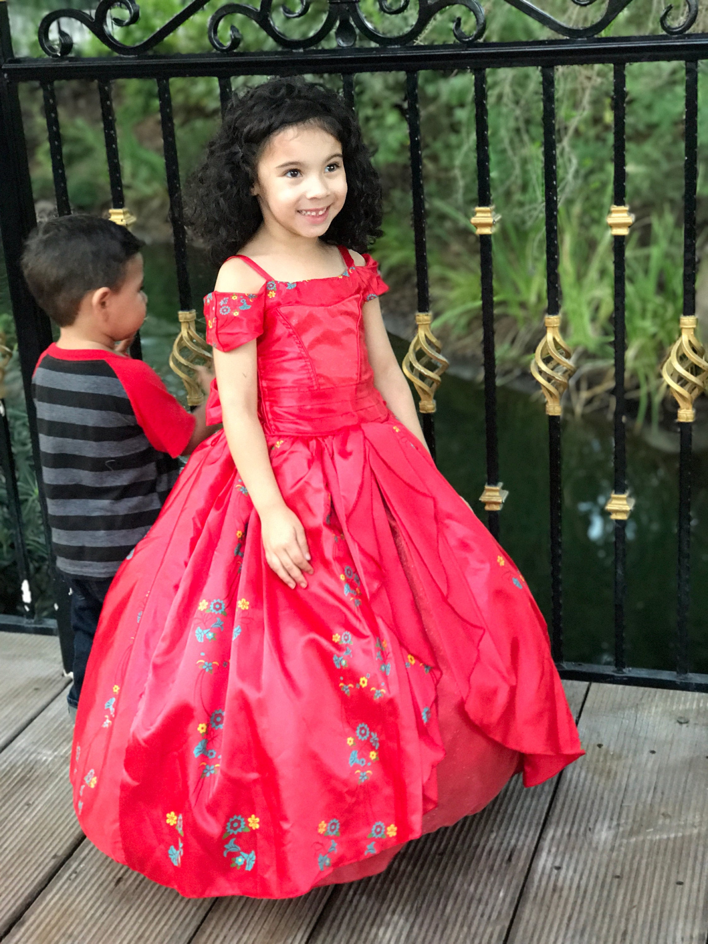 Pin by lorena jara on Elena de avalor | Disney princess cosplay, Disney  cosplay, Princess elena