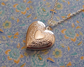 Floral Detail Heart Locket Pendant Necklace