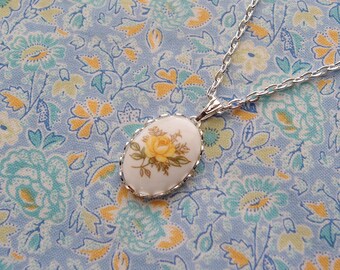 Vintage Yellow Rose Cameo Pendant Necklace