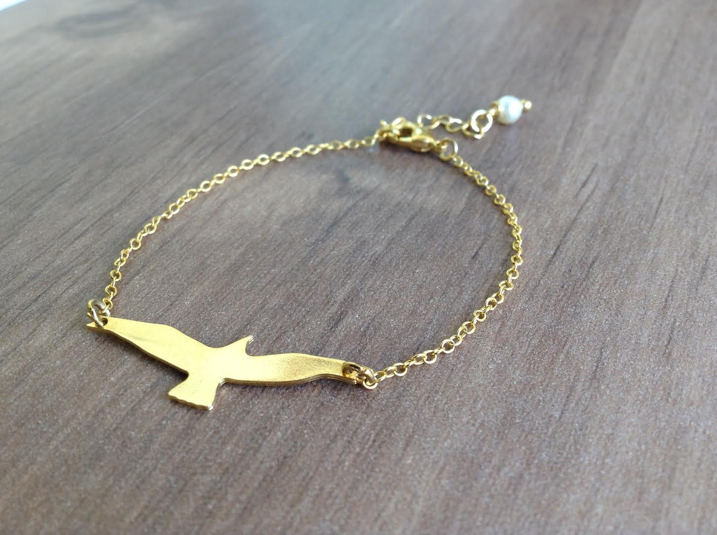 Dainty Bird Bracelet Minimal Gold Bracelet Friendship Bracelet Gold Bird Bracelet Nature Jewelry Gift Under 20 Pearl