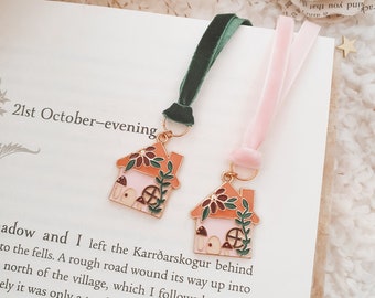 Cosy Cottage Charm Bookmark | Charm and Ribbon Bookmark | Small Bookmark | Velvet Ribbon | Book Charm