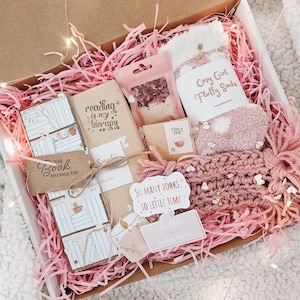 Blind Date With A Book Box | Mystery Book Gift Box | Book Lover Gift | Bookish Cosy Night In Bundle | Self Care | Reader Gift