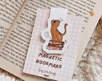 Magnetic Bookmark Cat Book Stack