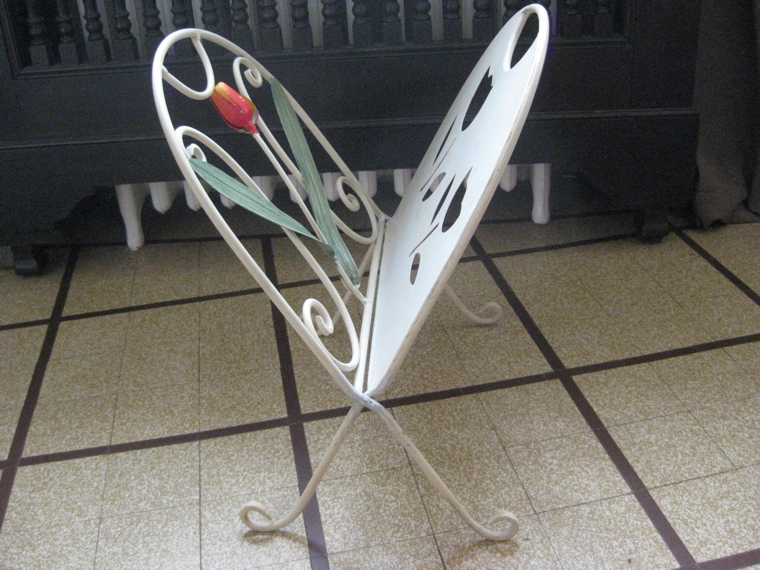 Vintage Français Porte-Magazines Pliant en Fer Laqué Beige.