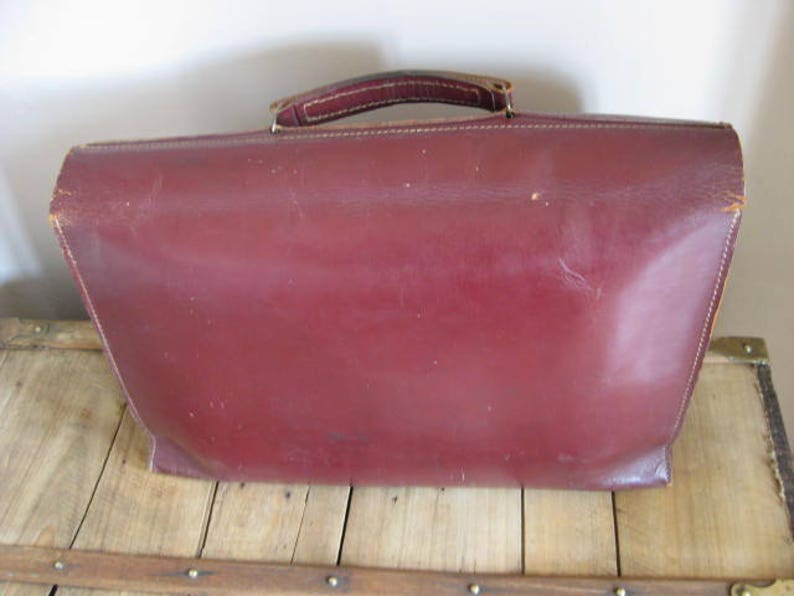 Vintage French red leather schoolbag briefcase laptop bag from the sixties. messenger bag