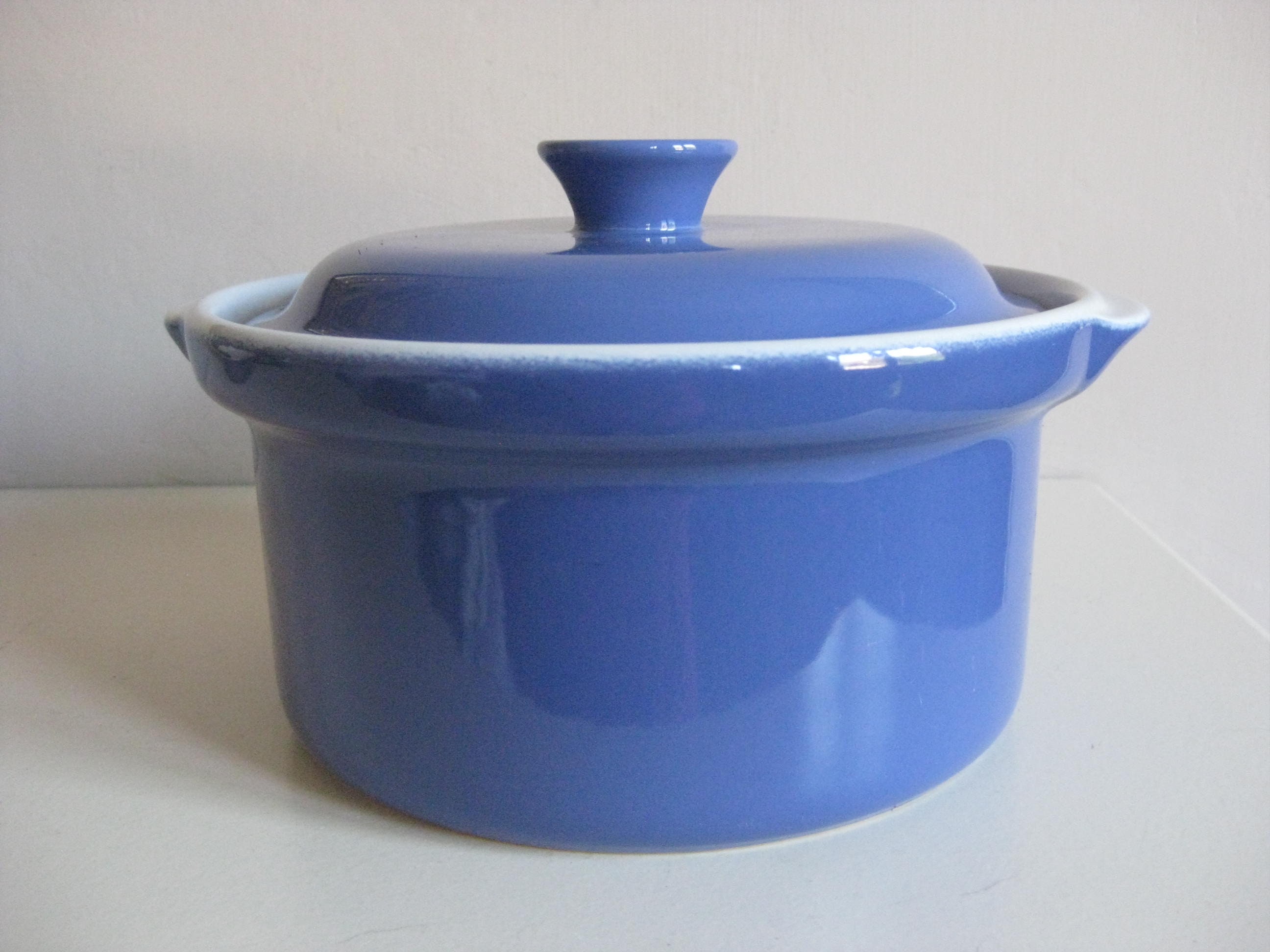 Emile Henri Poêle en Poterie Mignonne Dans Une Belle Couleur Bleue.