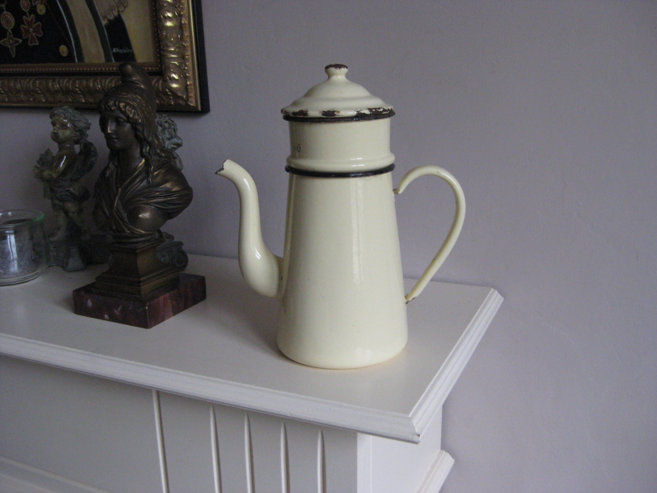 Cafetière Vintage Français en Émail Jaune avec Filtre.