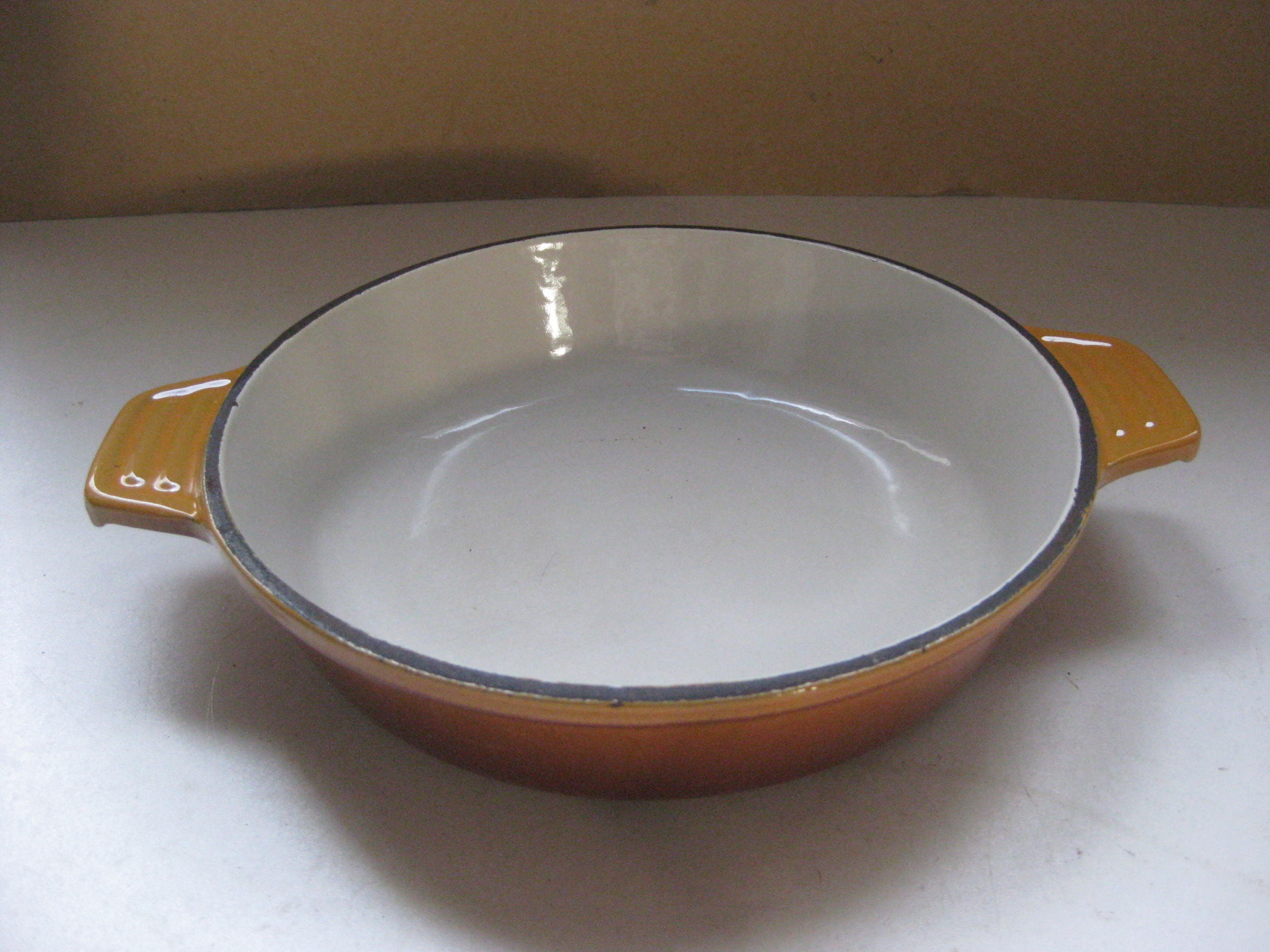 Nomar Français Poêle à Œufs en Fonte Dans de L'émail Brun.