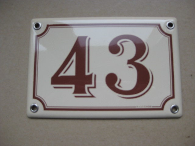 Vintage Français Maison Émaillée Beige Numéro 43.