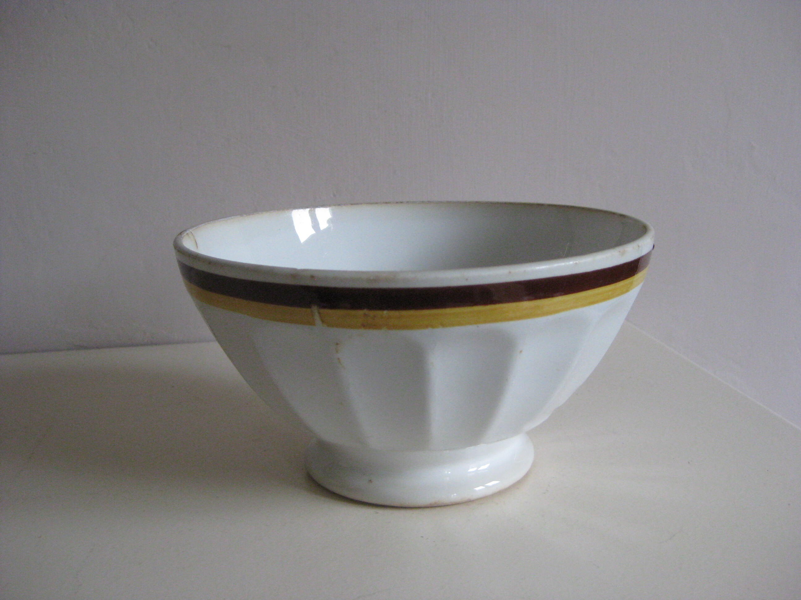 Beau Grand Bol à Café Français en Poterie Blanche