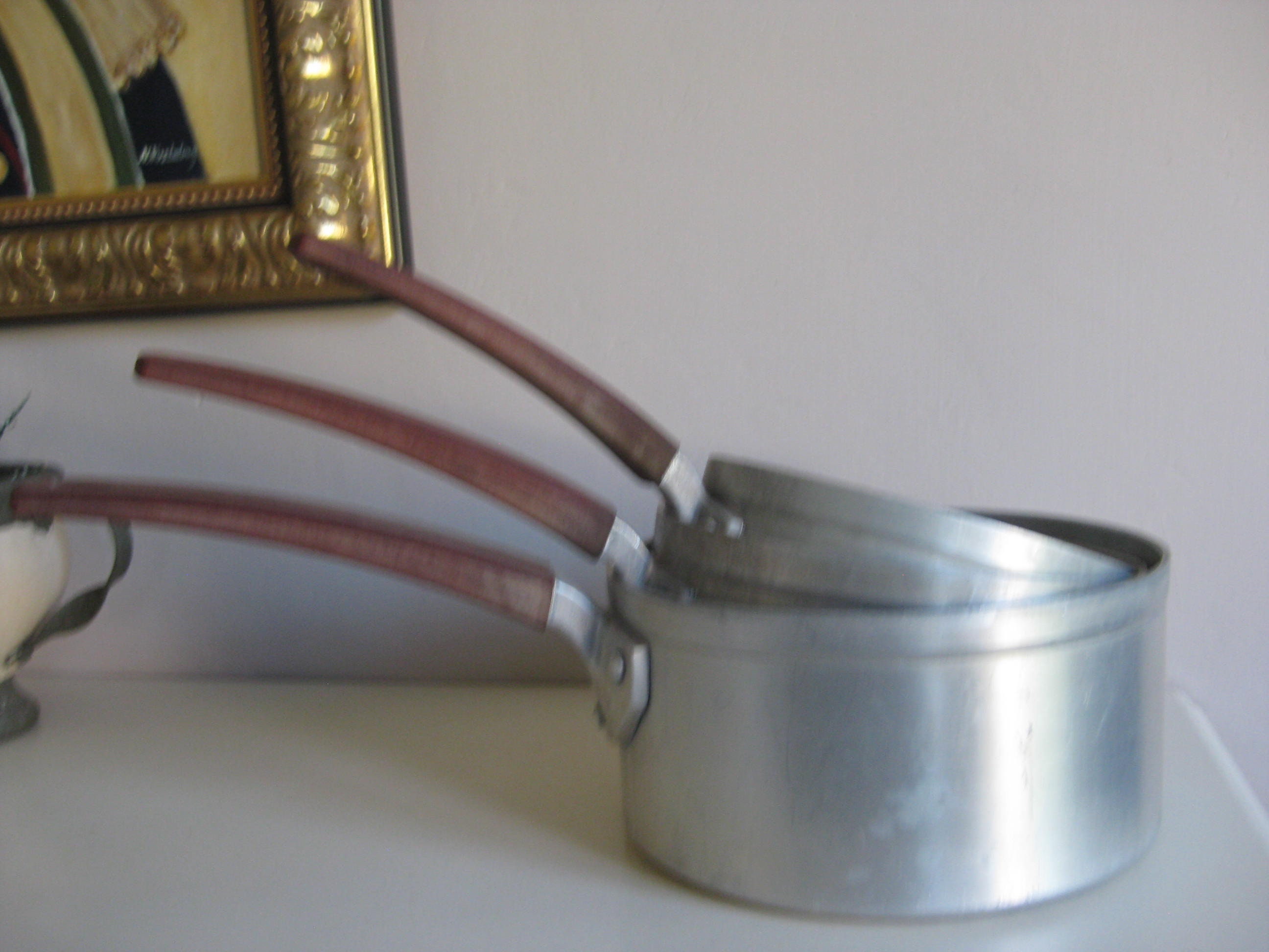 3 Moules Français en Aluminium Vintage avec Poignées Plastique.