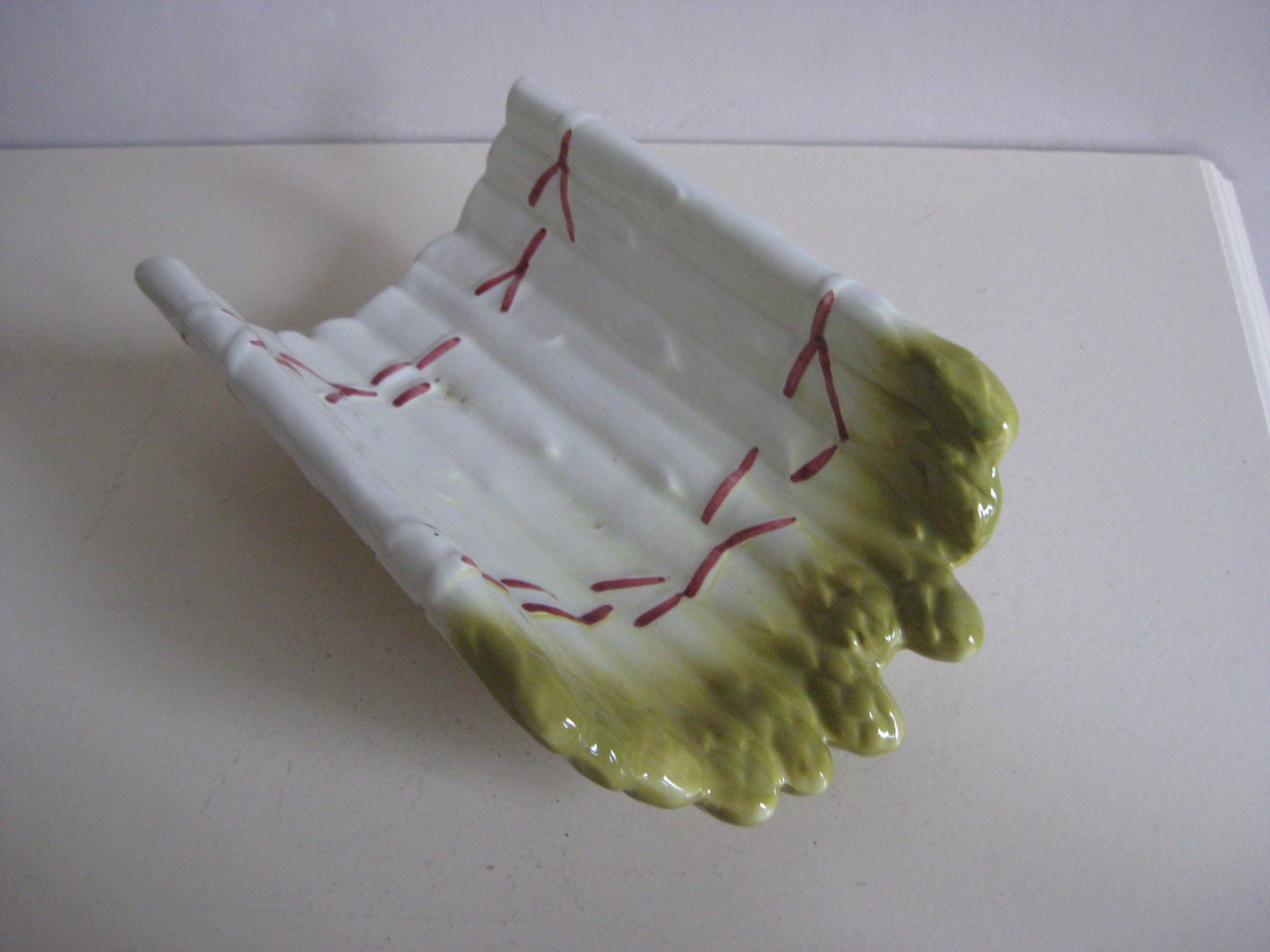 Français Petit Plat d'asparage en Poterie.