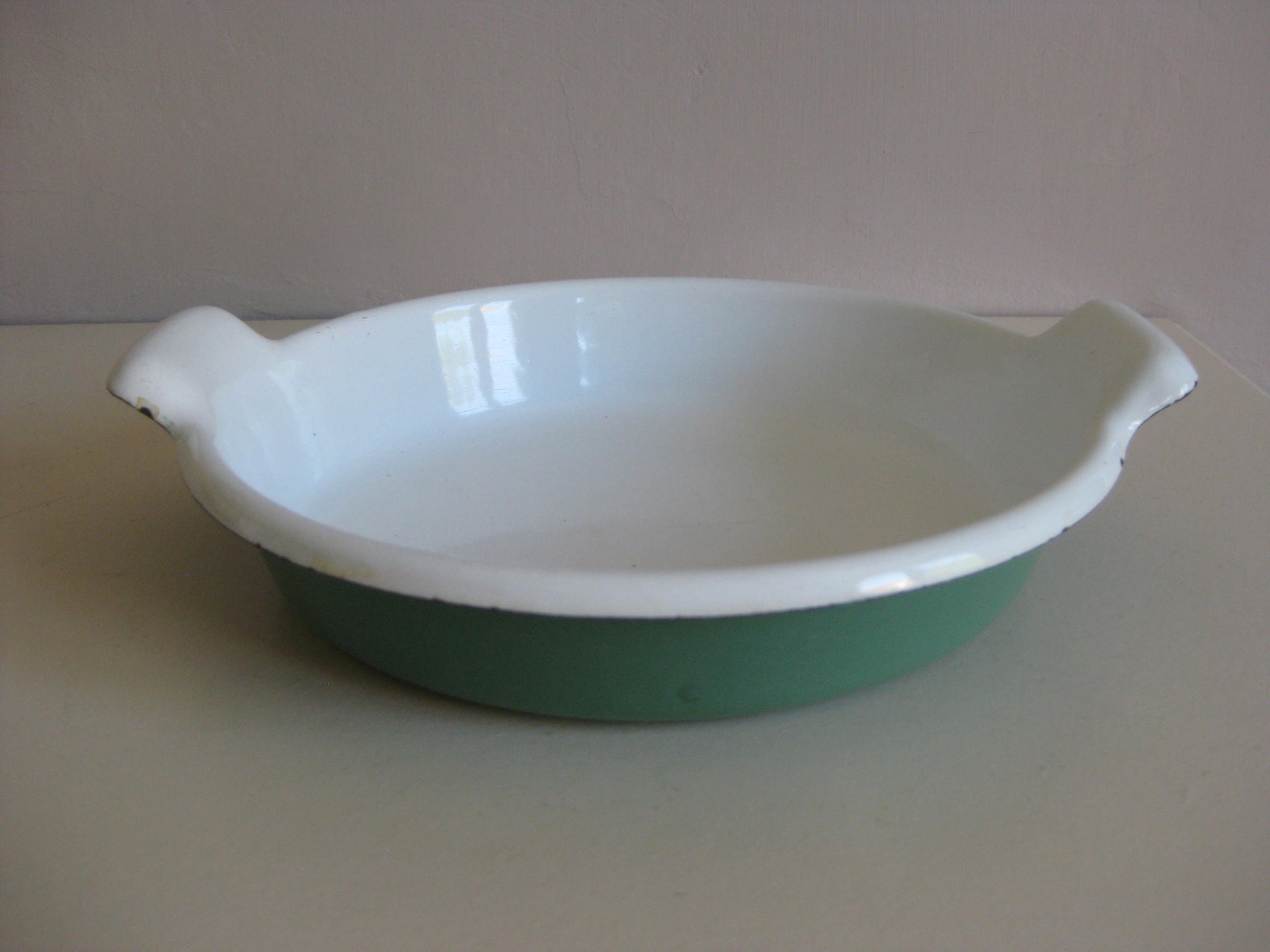 Français Moule à Œufs d'émail Vert Vintage.