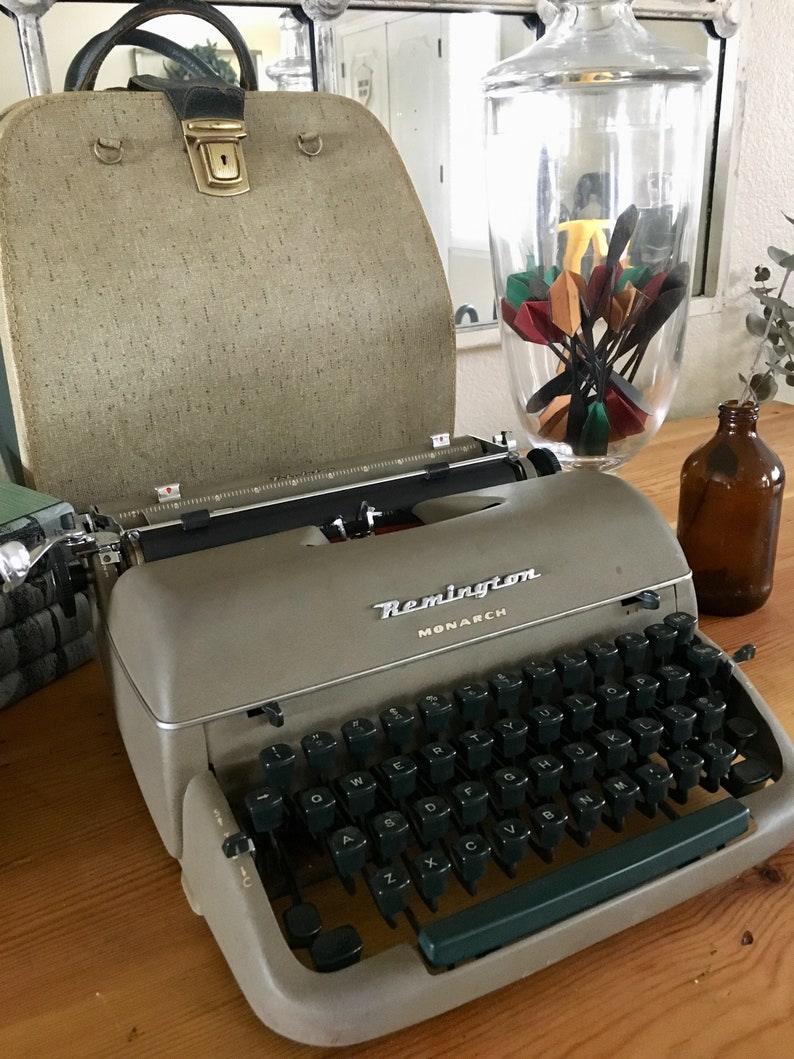 typewriter working typewriter Remington typewriter fully functional typewriter qwerty Remington Monarch typewriter portable typewriter