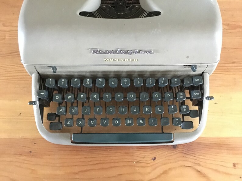 typewriter working typewriter Remington typewriter fully functional typewriter qwerty Remington Monarch typewriter portable typewriter