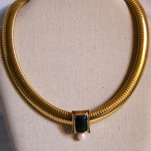 Doncaster Choker Necklace Gold Tone Mesh Flex Slide Pendant Flexible Collar Necklace Collectible Jewelry