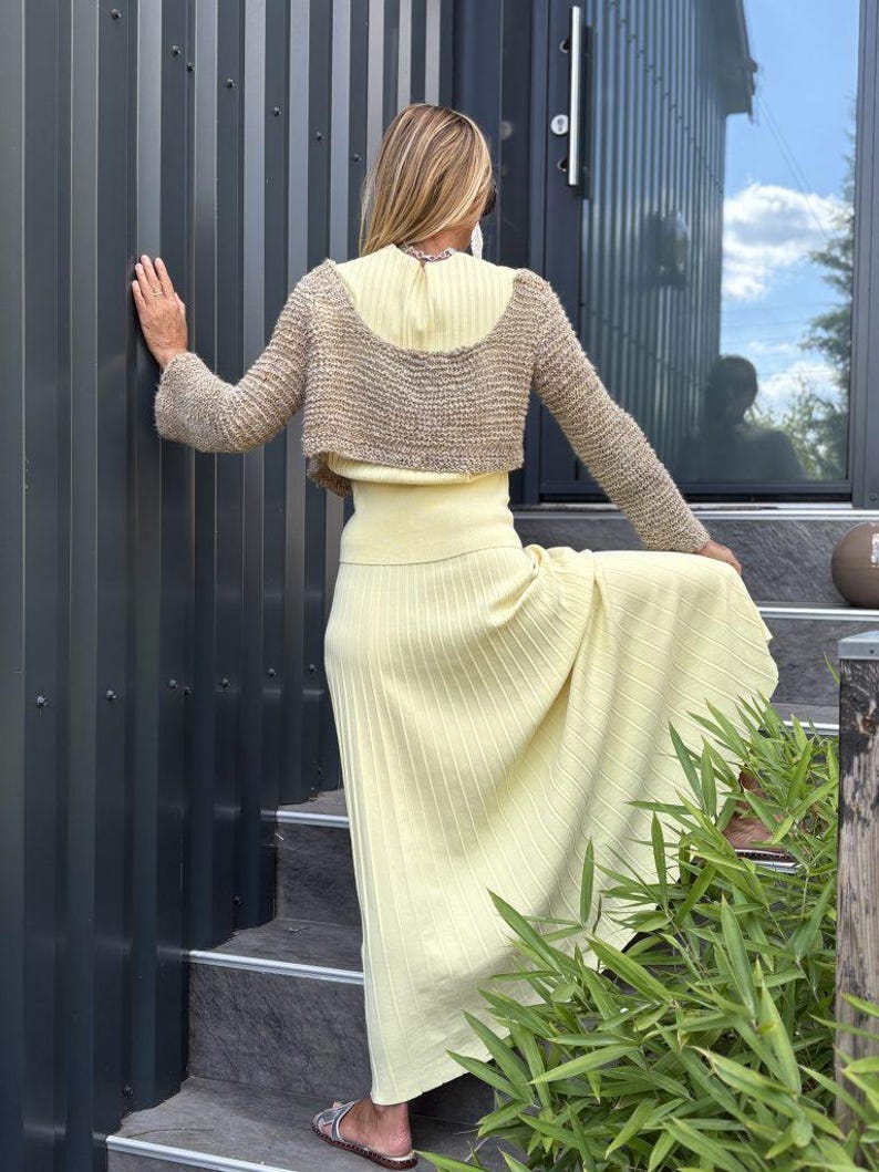 Gilet écologique : Le fil d’ortie est une alternative durable aux fibres synthétiques et traditionnelles. Sa culture nécessite peu d’eau et de pesticides, ce qui en fait un choix respectueux de la planète.