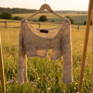This natural nettle yarn vest is a sustainable alternative to synthetic and traditional fibers. An eco-friendly choice. image 2