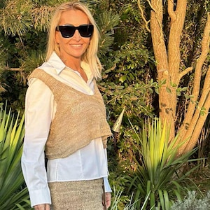 Women&#39;s hemp tank top. It is knitted in France in our workshop in Nancy