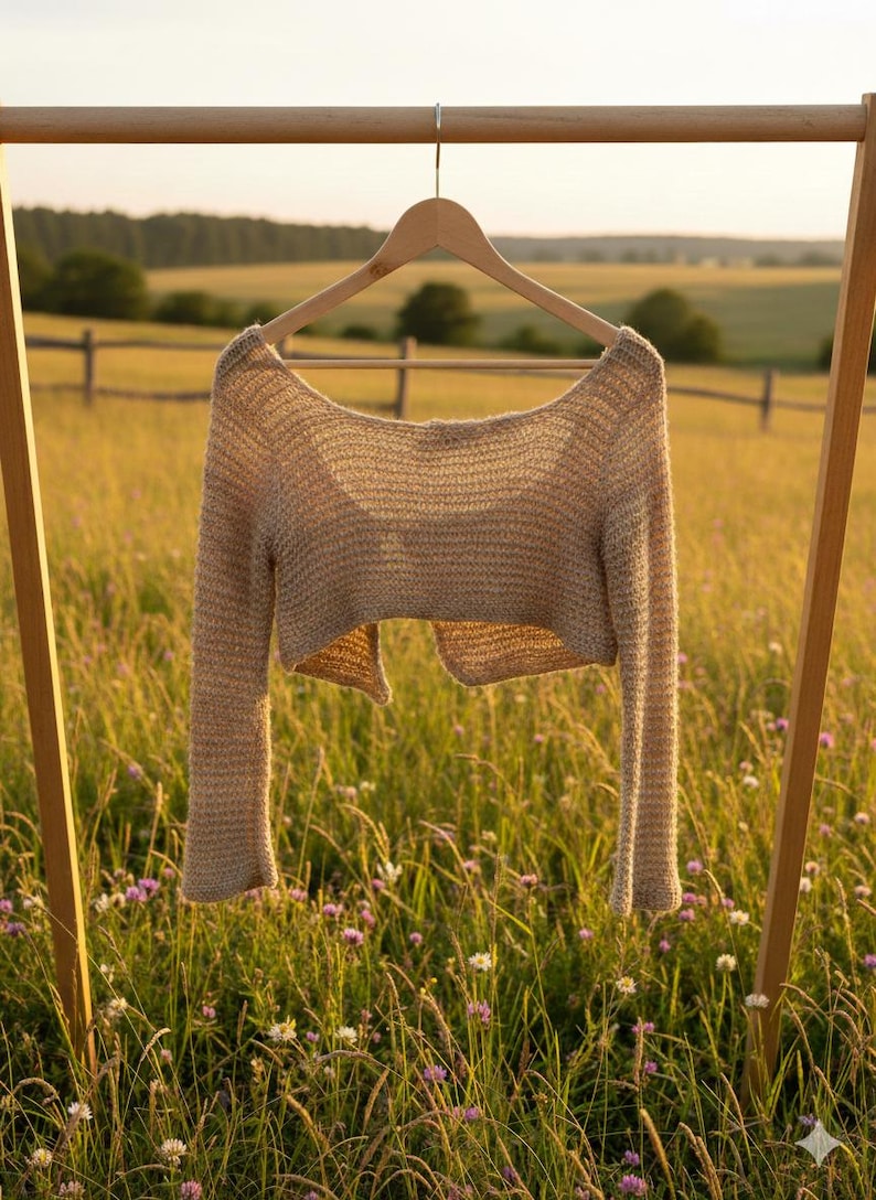 This natural nettle yarn vest is a sustainable alternative to synthetic and traditional fibers. An eco-friendly choice. image 6