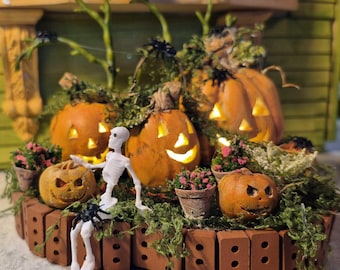 Dollhouse Halloween Decoration 12th scale, "Outdoor" lighted Pumpkins