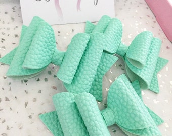 Hair bow, mint hair bow, aqua hair bow, spring hair bow, green hair bow, girls hair bow, hair bows in the uk, bows, bows for girls, bow