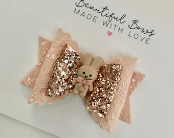 Fiocco per capelli pasquale, fiocco per capelli coniglietto, fiocco per capelli coniglietto pasquale, cestino pasquale, accessori per capelli pasquali, fiocco per capelli, fiocco per capelli rosa, coniglietto pasquale