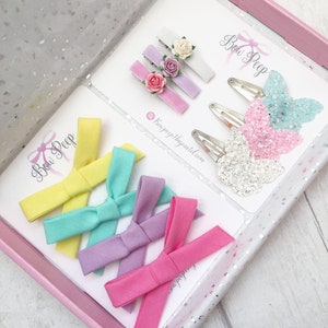 Oferta specjalna, ograniczona ilość dostępnych zestawów kokardek, kokardki letnie, kokardki na spinkach, kokardki w jasnych kolorach, spinki do włosów, kokardki