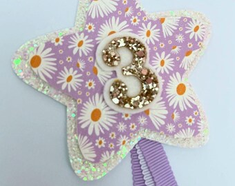Daisy Birthday Badge, Glitter Star Party Pin