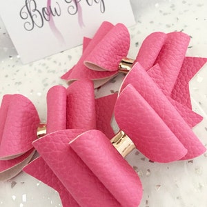 Pink hair bow, girls hair bow, hot pink hair bow, hair bows in the uk, bows on elastic, hair clips, hair bow, bows, pink bow